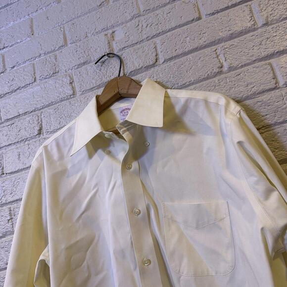 Brooks Brothers Mens Dress Shirt‎ 16 35 Yellow Checkered Classic Button Non-Iron - Picture 1 of 3